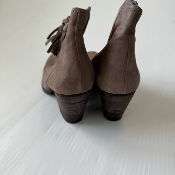 Stuart Weitzman western booties size 8.5 beige women’s boots **see note - Picture 2 of 9